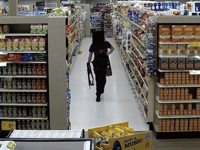 ショッピングセンターで銃を乱射する男性（米オレゴン州のベンド）
