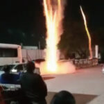 聖母のお祝い中に爆発する花火（メキシコ）