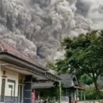 ジャワ島最大の火山の噴火映像