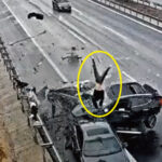 高速道路で起きた多重事故の瞬間（トルコ）