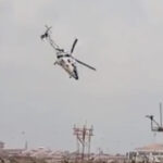 墜落するヘリコプター（インド）