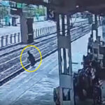 プラットホームの端に座っていた若者がシャタブディ急行列車と衝突（インド）