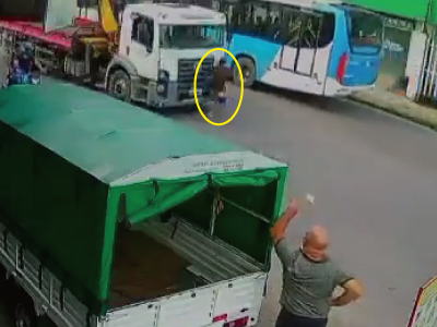 男性がトラックに撥ねられ、さらに乗用車にも撥ねられて死亡する事故（ブラジル）