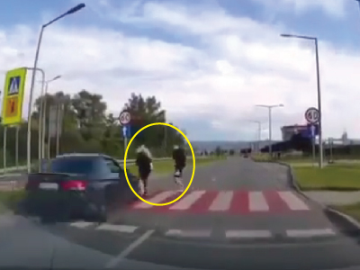 横断歩道を横断中の10代の若者3人が車に撥ねられる事故（ポーランド）