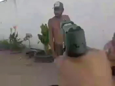 バイクに乗った2人組の男が男性を射殺する（ブラジル）