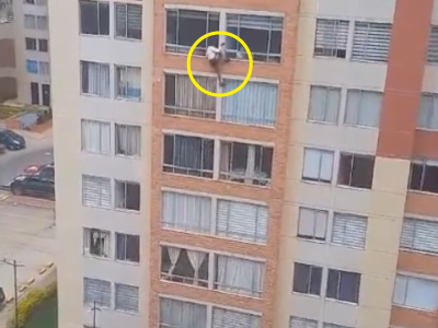パニックになった女性が建物の7階から転落死してしまう