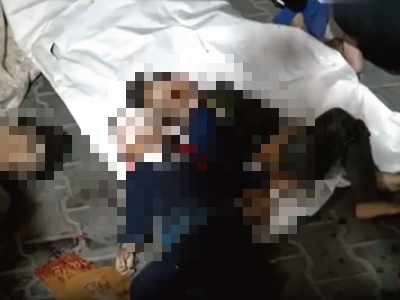 ガザの病院で発生した爆発で死んだ子供（パレスチナ）