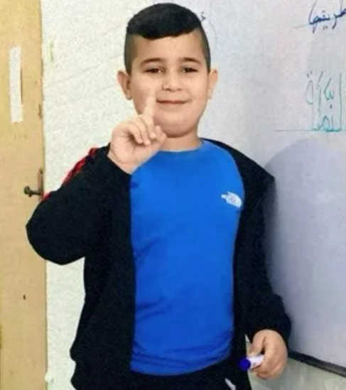 イスラエル軍がパレスチナの8歳の少年を射殺する