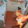 妻が酒に酔った夫に可燃性液体をかけて放火する（ブラジル）
