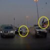 スピード違反の車が突っ込み2人の運転手を轢いてしまう二重事故（サウジアラビア）